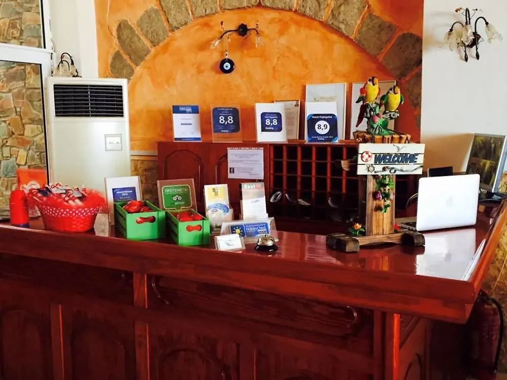 Hotel Papagalos Néos Marmarás